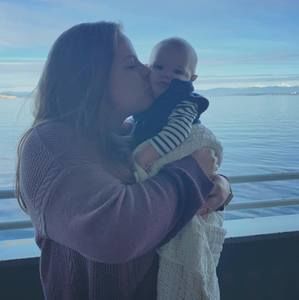 Meet your Posher, Caitlin